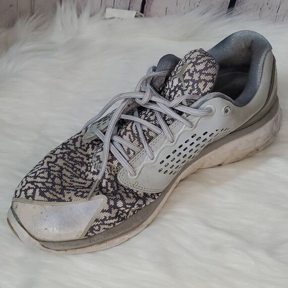 Jordan's Mens Trainer RIGHT SHOE ONLY Gray Wolf Color Mens 11.5 Amputee - Picture 13 of 16